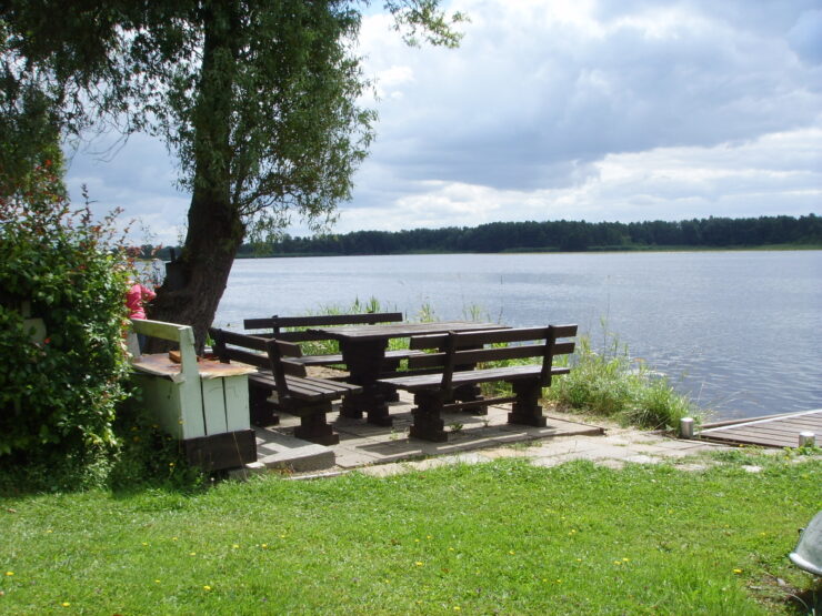 Terrasse am See der Ferienwohnungen & Bungalow am Oderberg See, Foto: Renate Peters